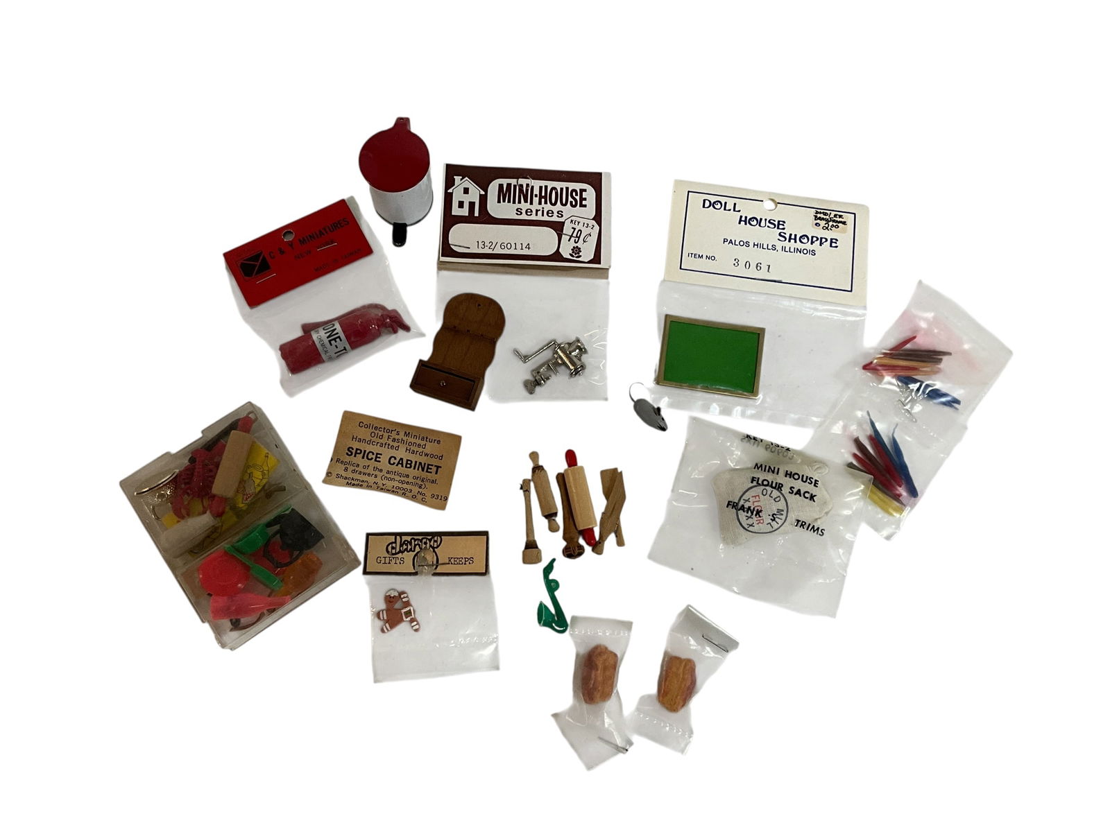 Box Lot of Misc. Dollhouse Accessories (1 of 5)