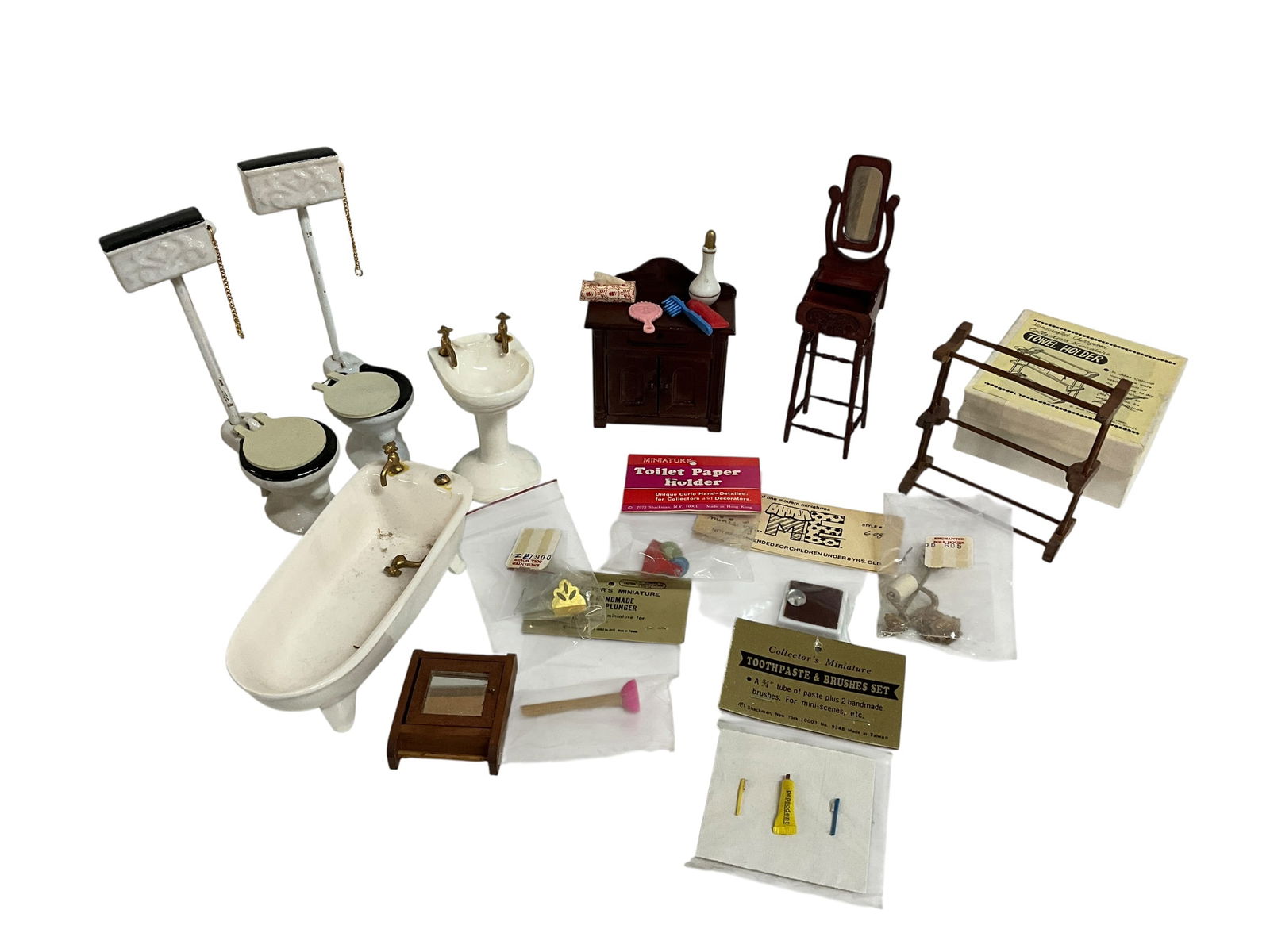 Box Lot of Misc. Dollhouse Accessories (1 of 5)