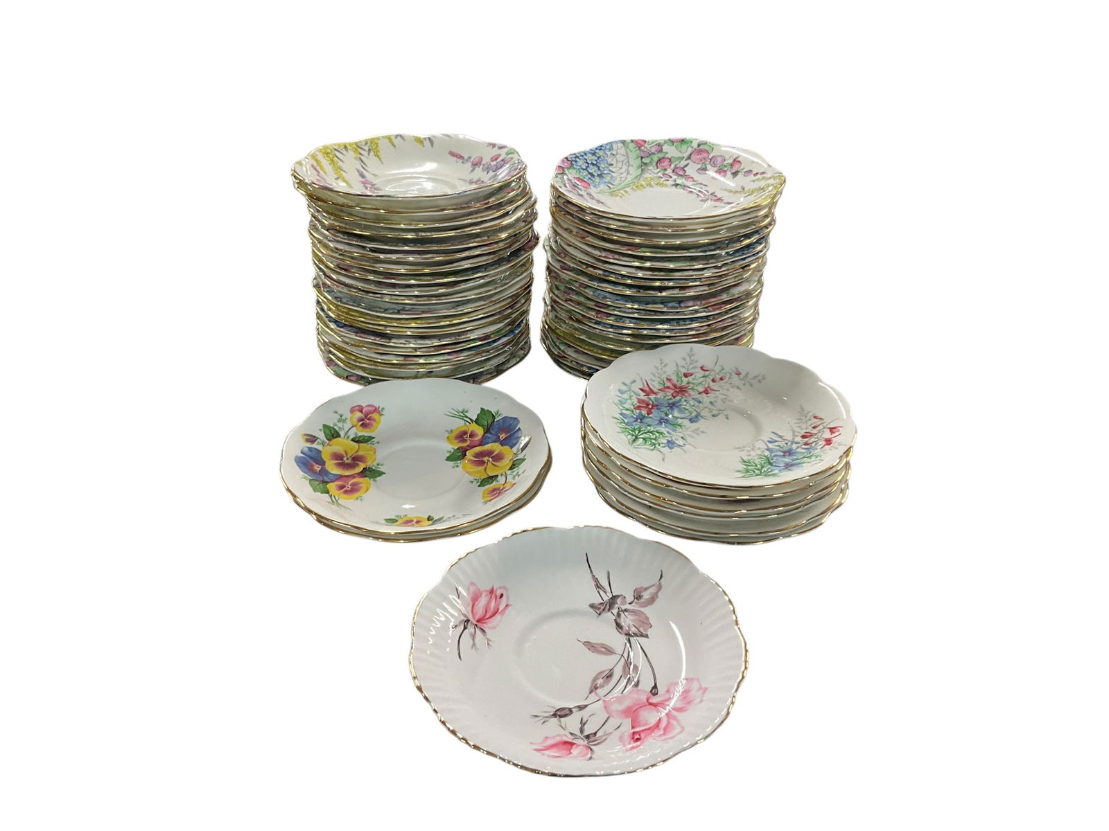 SS Keewatin Dinnerware: SS Keewatin Dinnerware. SS Keewatin is a passenger liner which once once travelled between Port Arthur/Fort William (now Thunder Bay) on Lake Superior and Port McNicoll on Georgian Bay (Lake Huron)