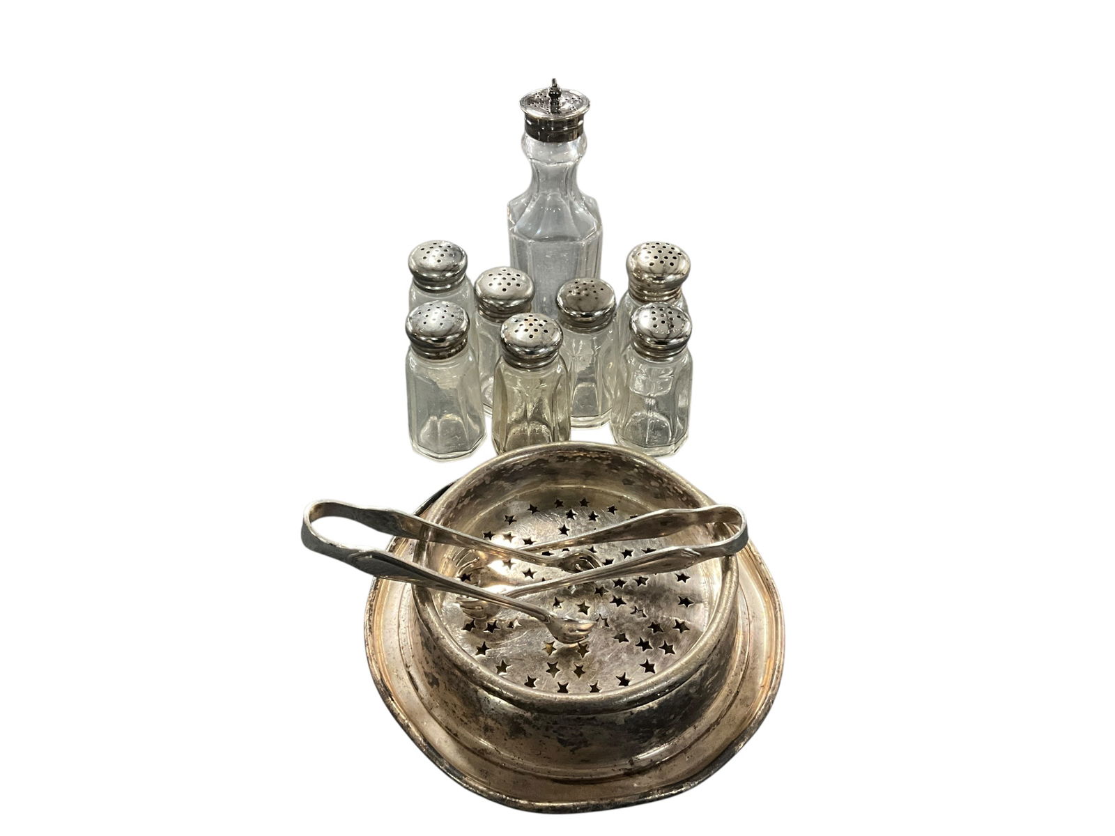 SS Keewatin Dinnerware: SS Keewatin Dinnerware. SS Keewatin is a passenger liner which once once travelled between Port Arthur/Fort William (now Thunder Bay) on Lake Superior and Port McNicoll on Georgian Bay (Lake Huron)