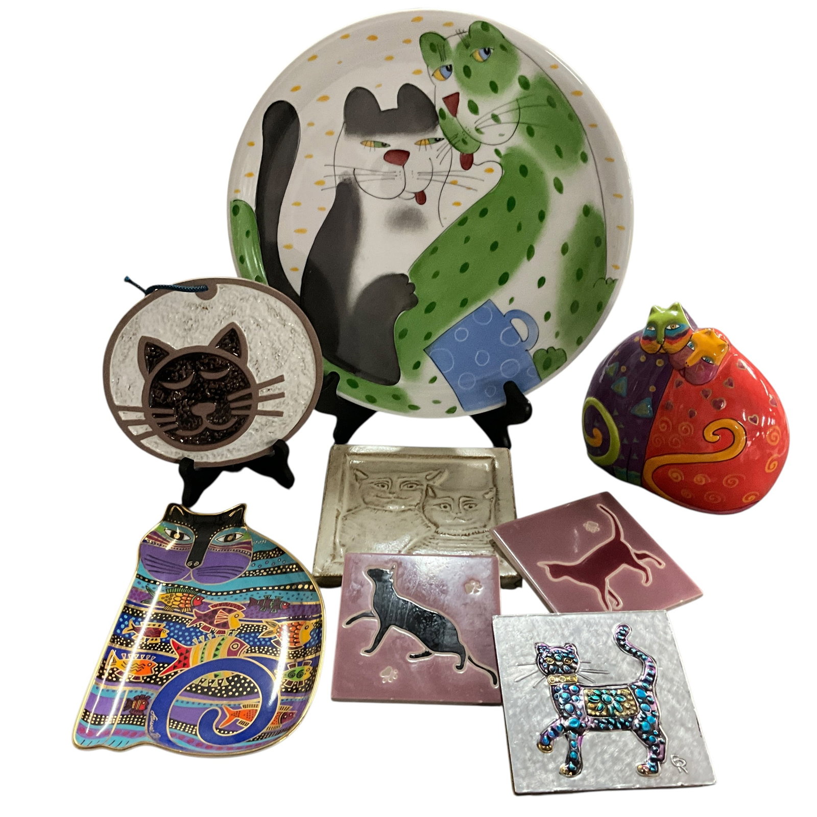 Collection of Cat-Themed Decorative Art (1 of 5)