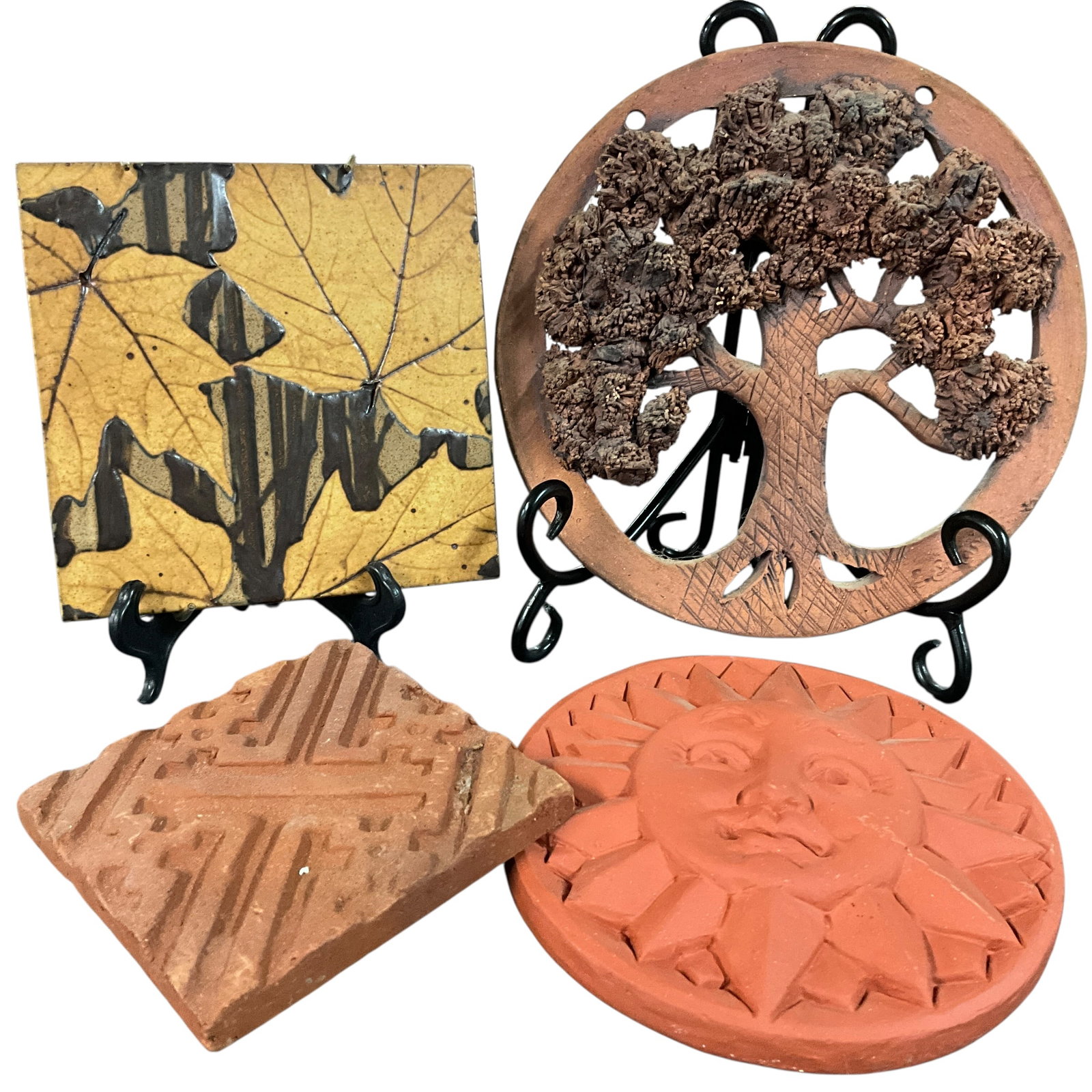 MACD Terracotta Sun Tile & Assorted Decorative Wall Tiles (4 Pieces) (1 of 6)