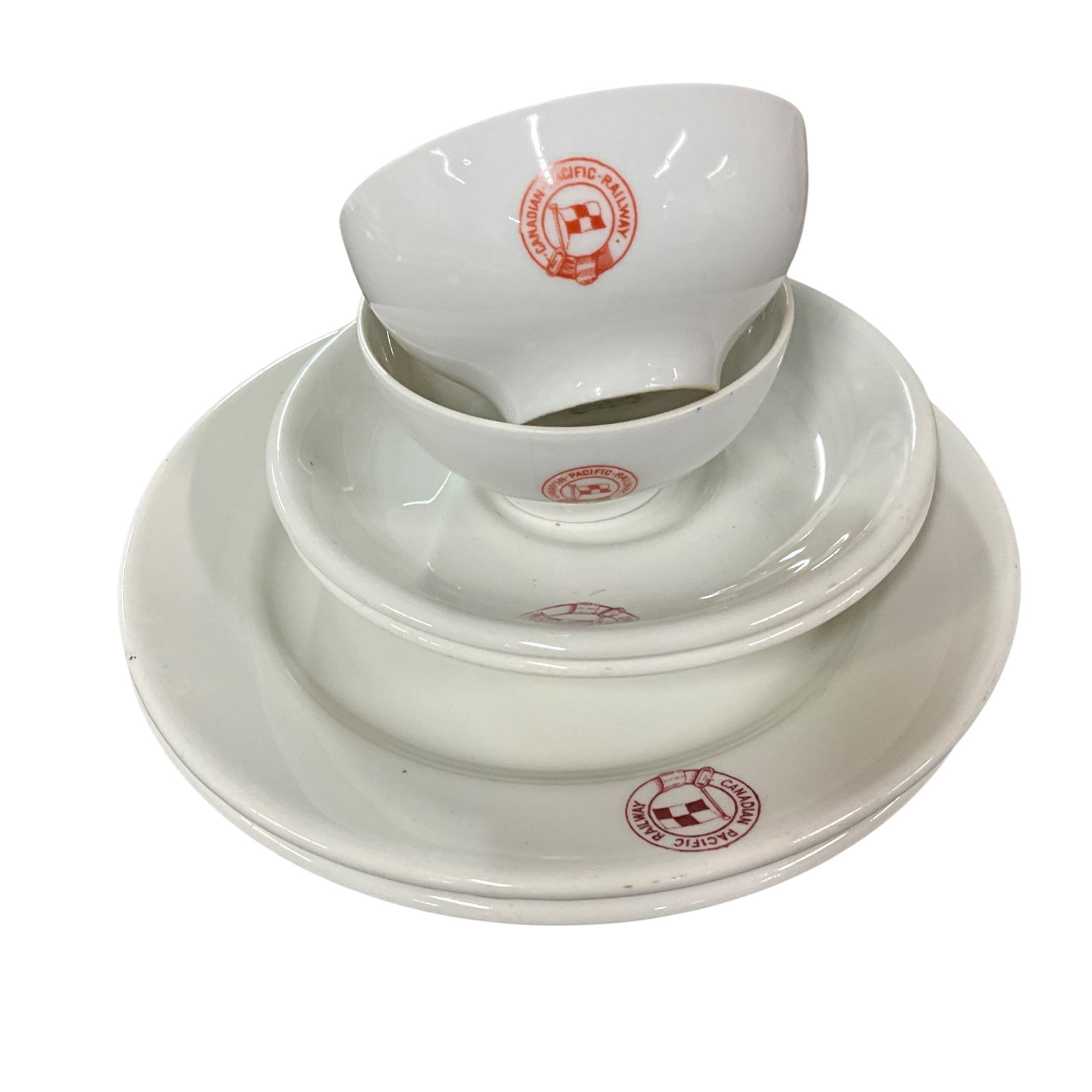 SS Keewatin/Canadian Pacific Railway Dinnerware: 6 pieces of SS Keewatin Dinnerware. The SS Keewatin is an Edwardian-era (Titanic-era) steamship liner formerly owned by CP Rail and built in 1907 by the Fairfield Shipbuilding and Engineering Co Ltd. 