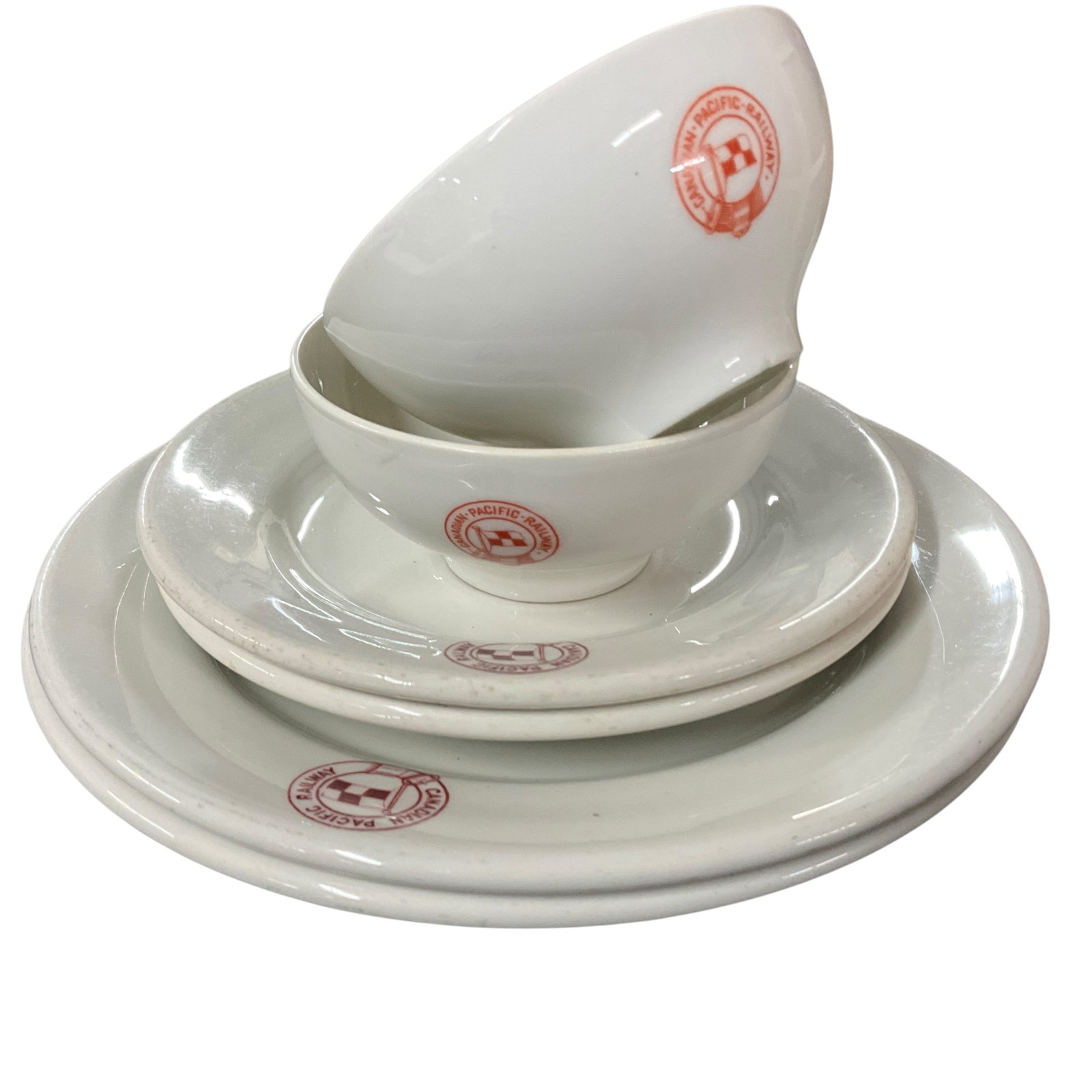 SS Keewatin/Canadian Pacific Railway Dinnerware: 6 pieces of SS Keewatin Dinnerware. The SS Keewatin is an Edwardian-era (Titanic-era) steamship liner formerly owned by CP Rail and built in 1907 by the Fairfield Shipbuilding and Engineering Co Ltd. 
