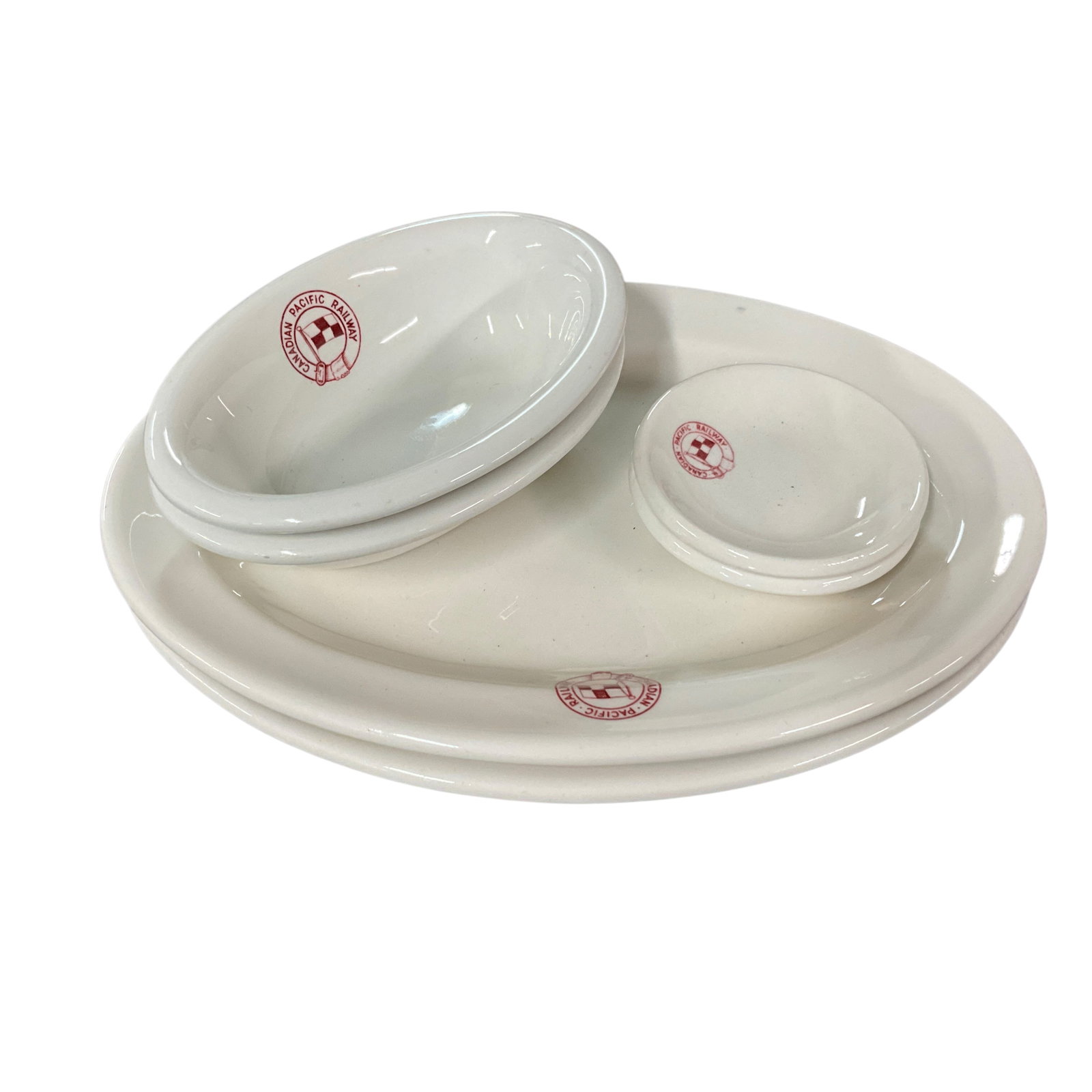 SS Keewatin/Canadian Pacific Railway Dinnerware: 6 pieces of SS Keewatin Dinnerware. The SS Keewatin is an Edwardian-era (Titanic-era) steamship liner formerly owned by CP Rail and built in 1907 by the Fairfield Shipbuilding and Engineering Co Ltd. 