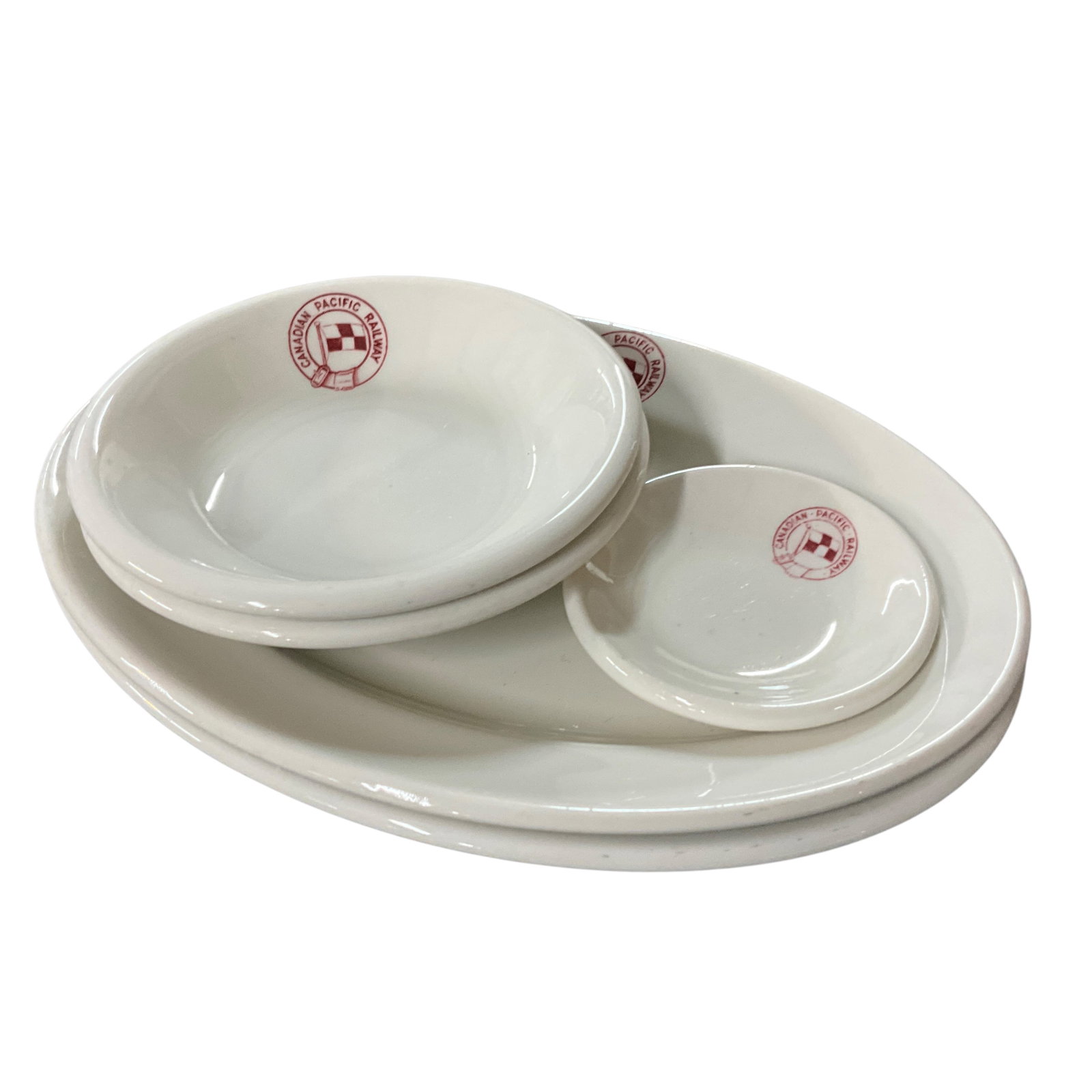 SS Keewatin/Canadian Pacific Railway Dinnerware: 5 pieces of SS Keewatin Dinnerware. The SS Keewatin is an Edwardian-era (Titanic-era) steamship liner formerly owned by CP Rail and built in 1907 by the Fairfield Shipbuilding and Engineering Co Ltd. 