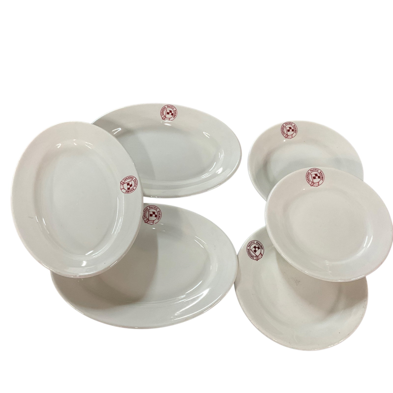 SS Keewatin/Canadian Pacific Railway Dinnerware: 6 pieces of SS Keewatin Dinnerware. The SS Keewatin is an Edwardian-era (Titanic-era) steamship liner formerly owned by CP Rail and built in 1907 by the Fairfield Shipbuilding and Engineering Co Ltd. 
