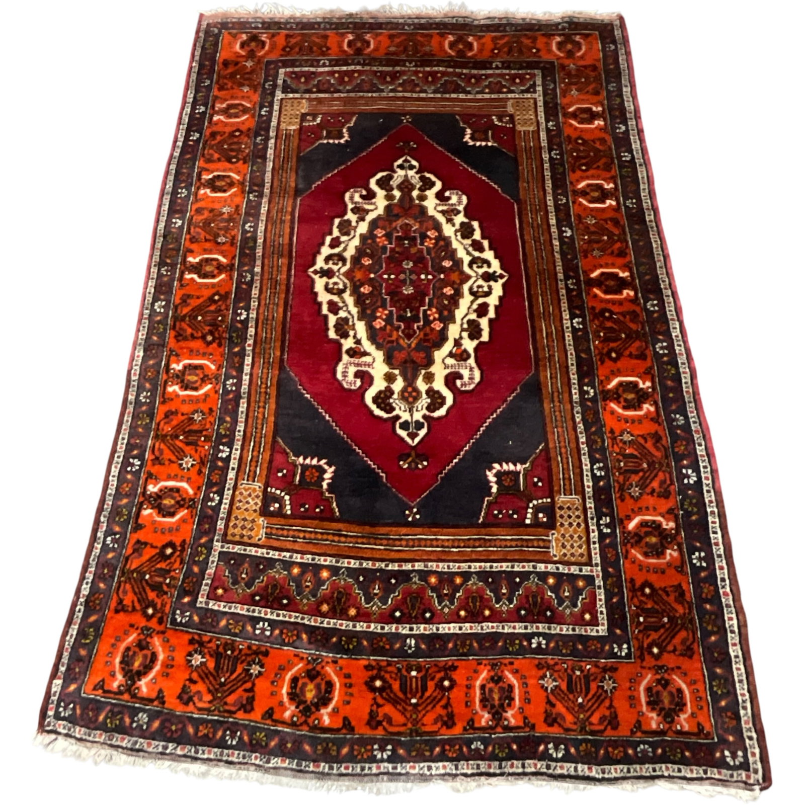 Persian Style Wool Area Rug, 5 x 8 ft: Bid with confidence, we now offer economical in-house shipping! Just select self-arranged shipping during checkout and we will handle packing and shipping for you.Persian-style area rug with a