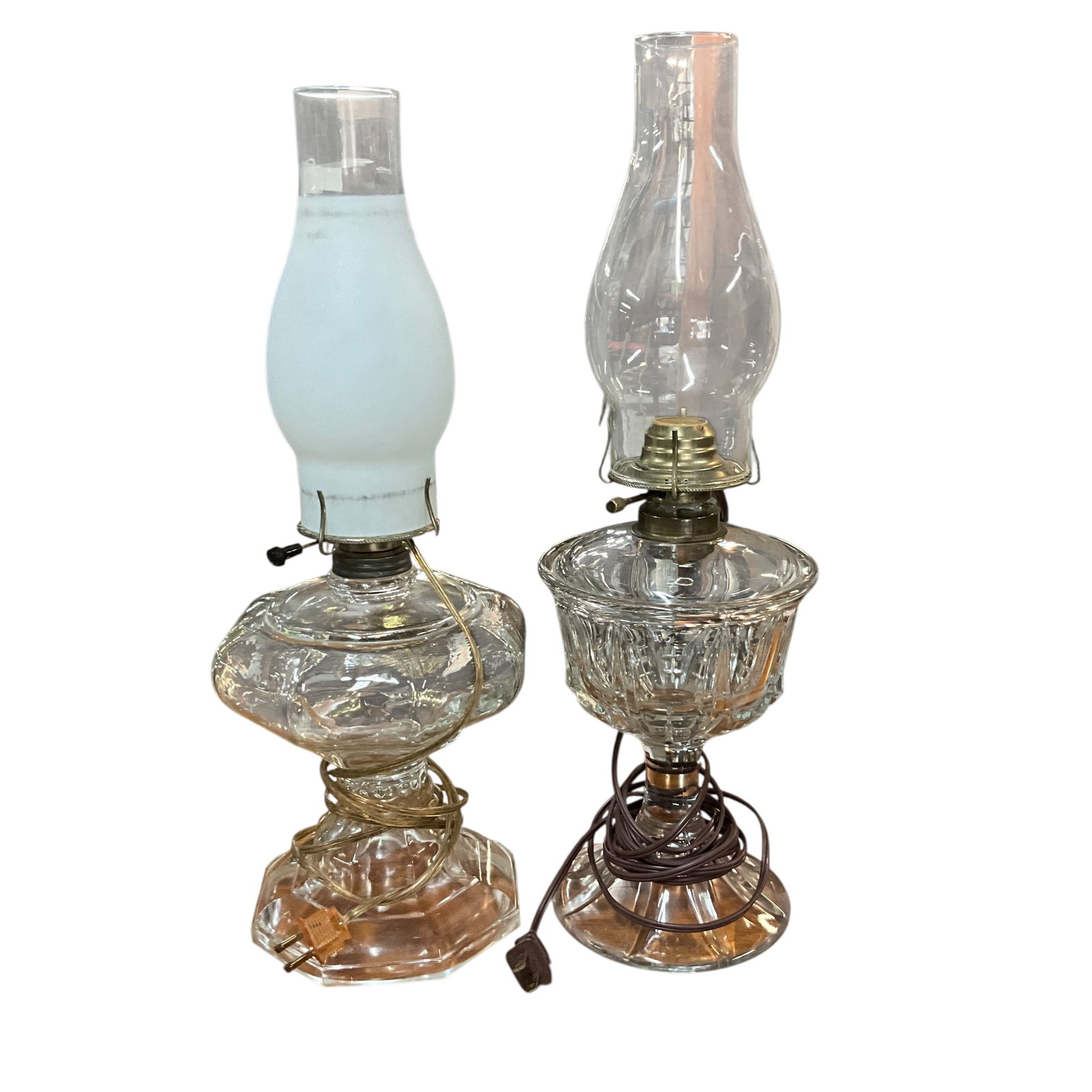 Pair Vintage Glass Electric Hurricane Lamps: Bid with confidence, we now offer economical in-house shipping! Just select self-arranged shipping during checkout and we will handle packing and shipping for you.Pair of vintage oil table lamps with