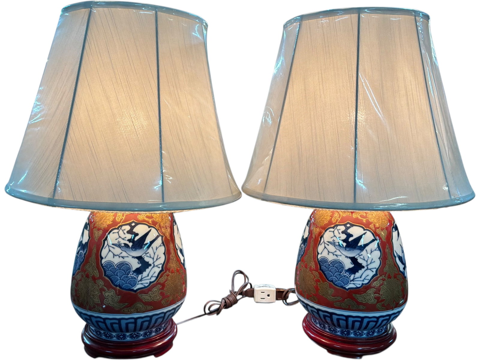 Pair Chinese Style Porcelain Table Lamps: Bid with confidence, we now offer economical in-house shipping! Just select self-arranged shipping during checkout and we will handle packing and shipping for you.A pair of Chinese-style porcelain tab