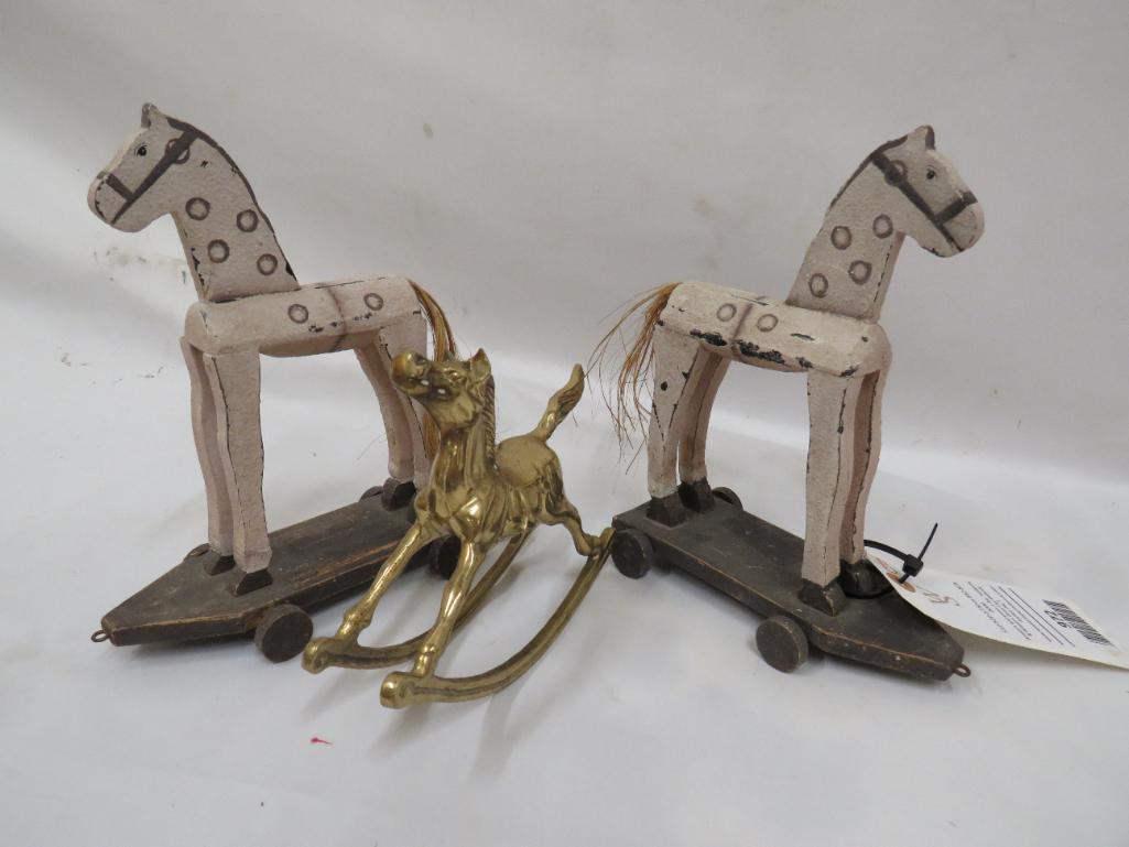 3 DECORATIVE HORSES (1 of 3)