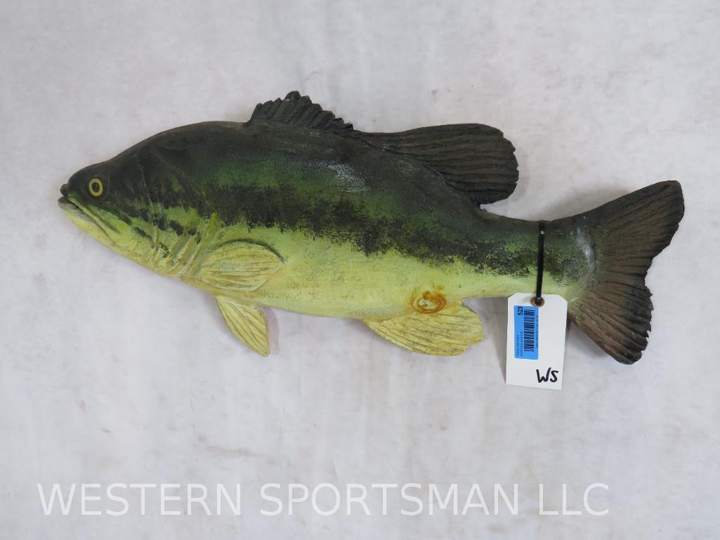 WOODEN FISH WALL HANGING (1 of 3)