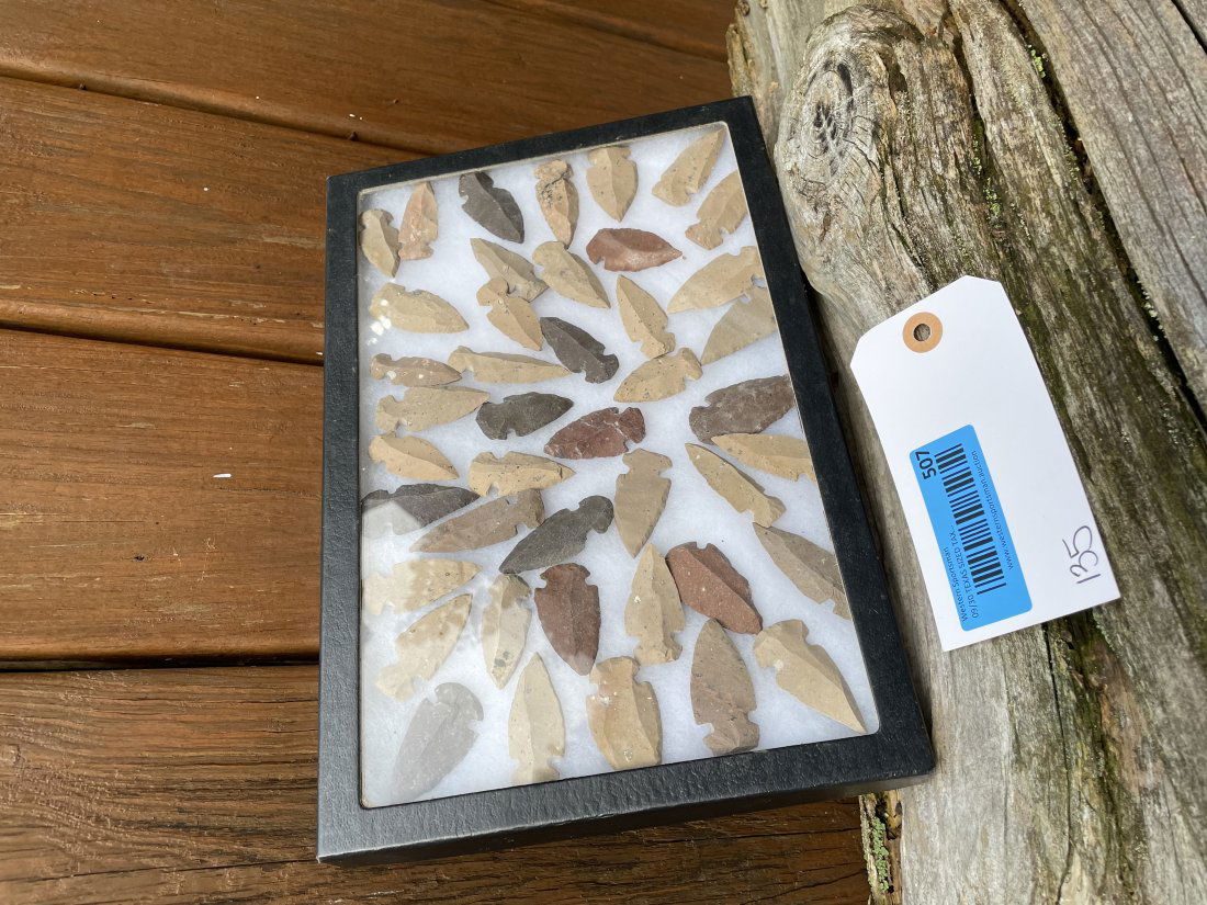 44 Nice Arrow heads in a Glass display case. 12 1/4 inches long x 8 1/4 inches wide... GREAT non Tax (1 of 4)