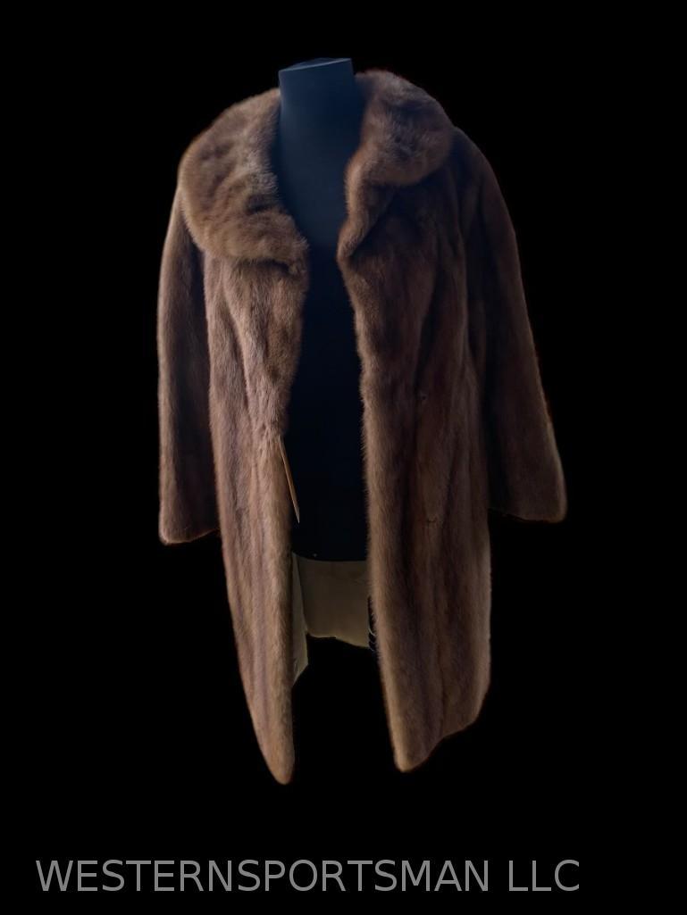 Beautiful Natural MINK Fur Coat, Silk lining, 2 pockets, Sm. - Med. size. Excellent condition, NOT T (1 of 5)