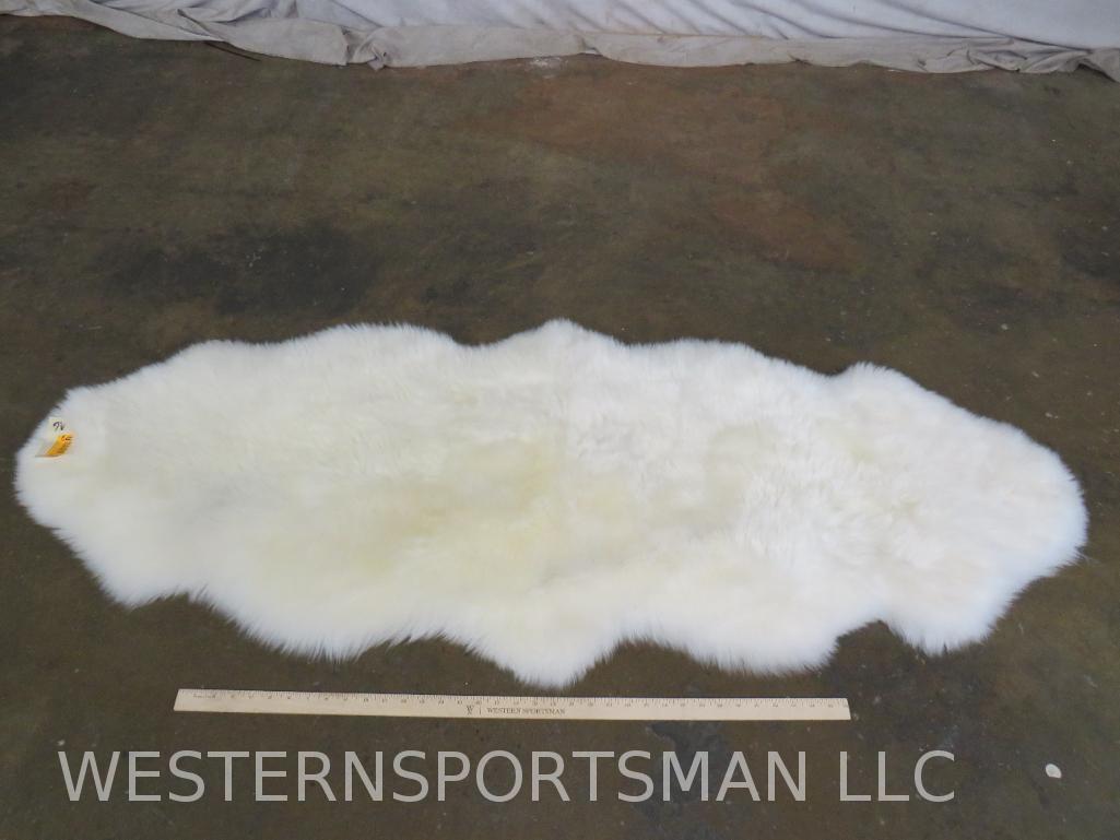 Brand New Sheep Skin Rug  DECOR (1 of 3)