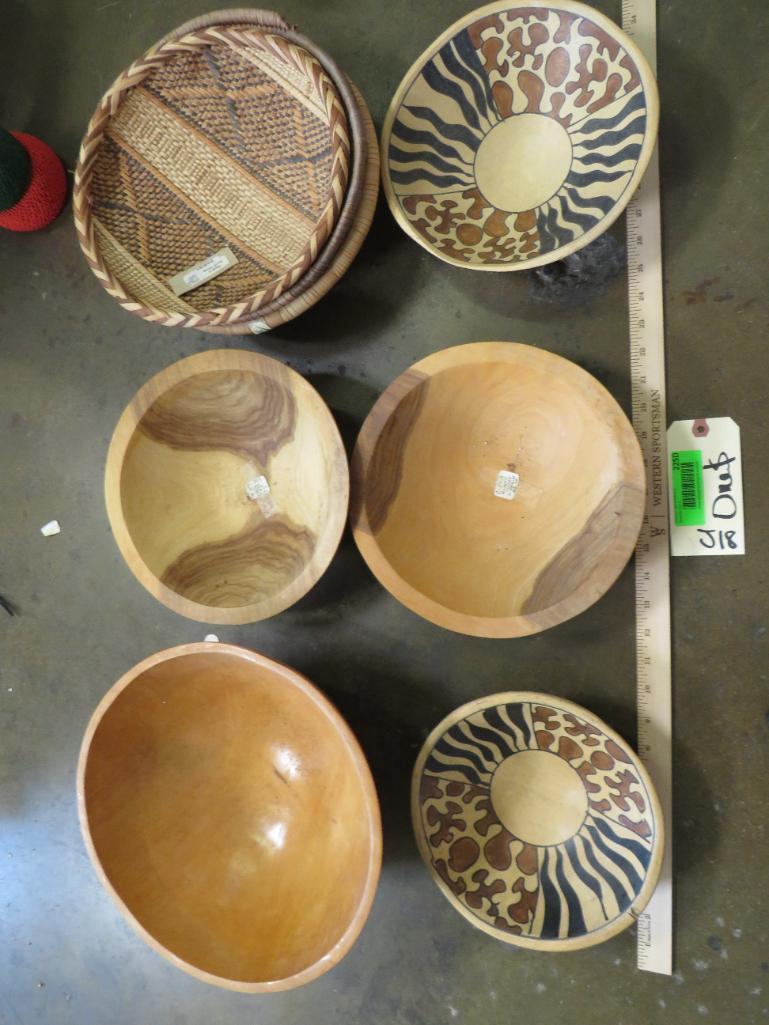 Lot of Wooden African Bowls & Wicker Baskets (ONE$) DECOR: TAXIDERMY