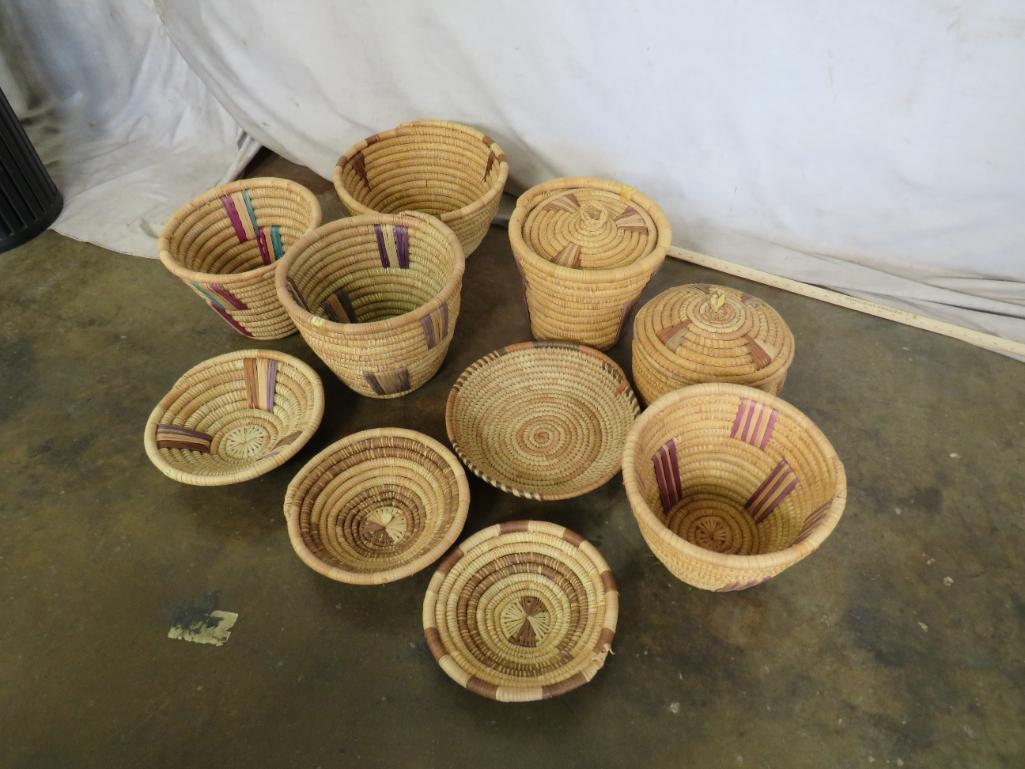 Lot of African Baskets (ONE$) DECOR: TAXIDERMY