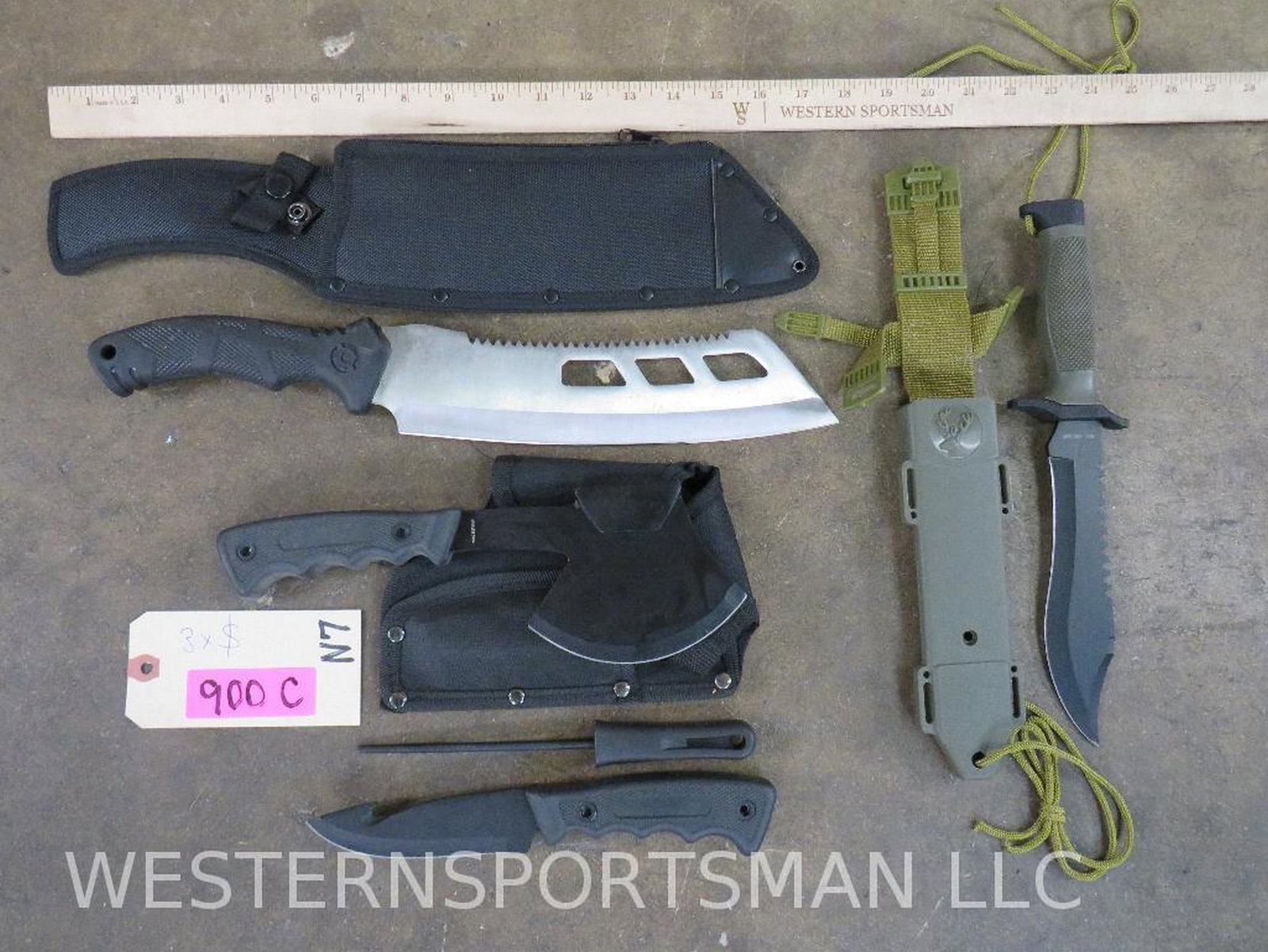 4 Tactical Knives w/Sheaths (3x$) (1 of 8)