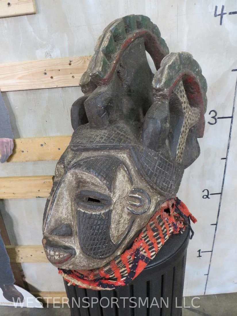 Africa Igbo Tribe Mask Hand Carved Wood Very Detailed and Painted AFRICAN ART (1 of 11)