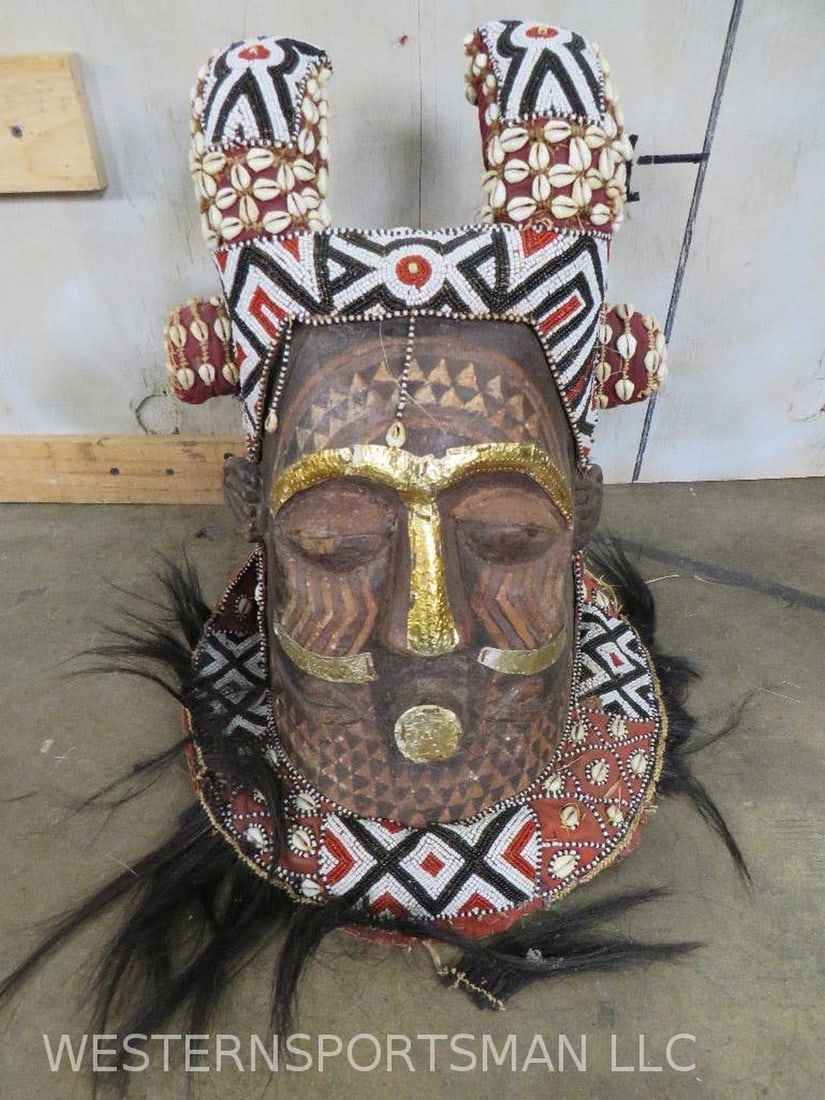 African Royal Kuba Mask Carved from Wood & Painted AFRICAN ART (1 of 7)