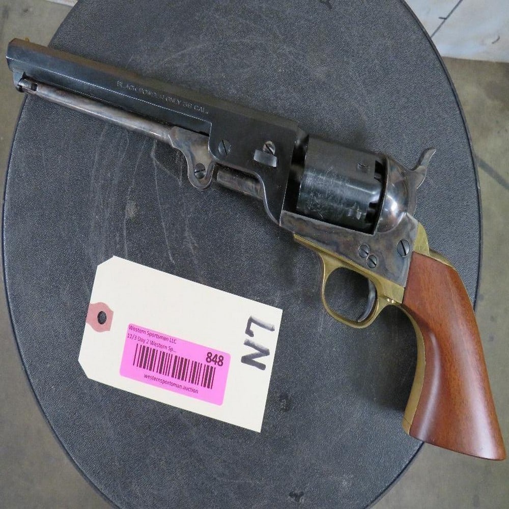 Reproduction Pietta 1851 Navy Black Powder Revolver 36 Caliber 7.5" Barrel Steel Frame Blue: COLLECTOR