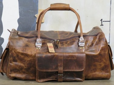 Brand New Genuine Leather Duffle Bag. 3 Exterior Compartments, Very High Quality GEAR