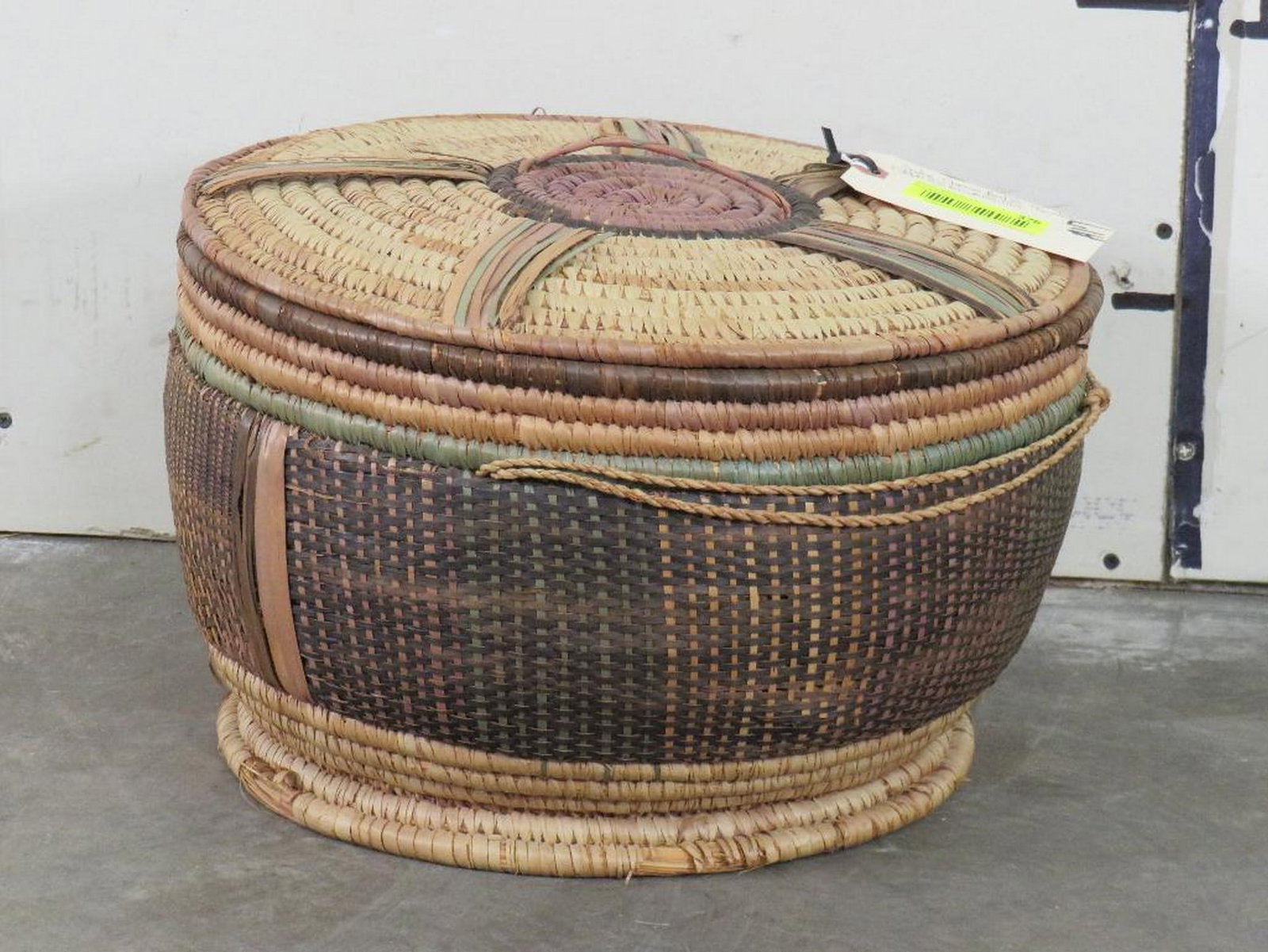 Snake Charmer Basket w/lid ODDITIES & CURIOSITIES: 17"wX10.5"t