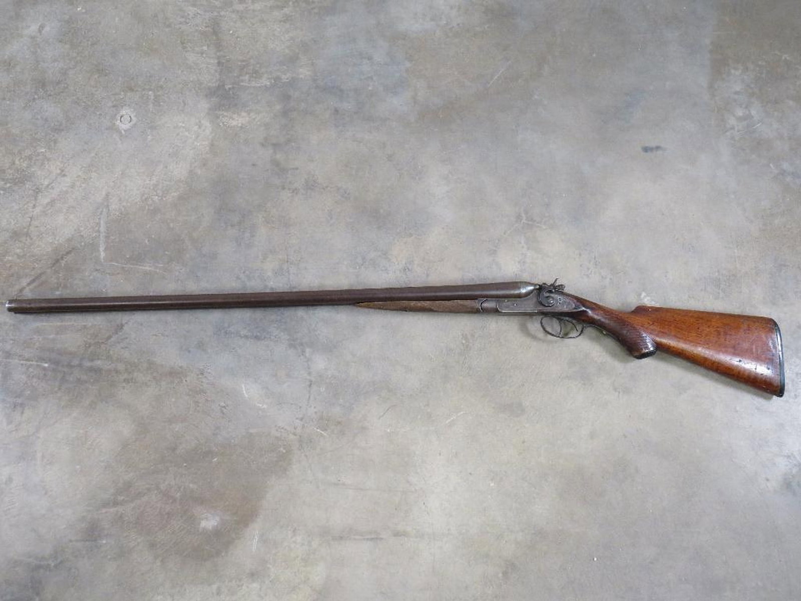 Antique Double Barrel Non Working 12 Gauge Shotgun (American Gun Co. New York) ANTIQUES: Good Physical Condition w/Beautiful Detail, 71171 on inner, double hammer, double trigger