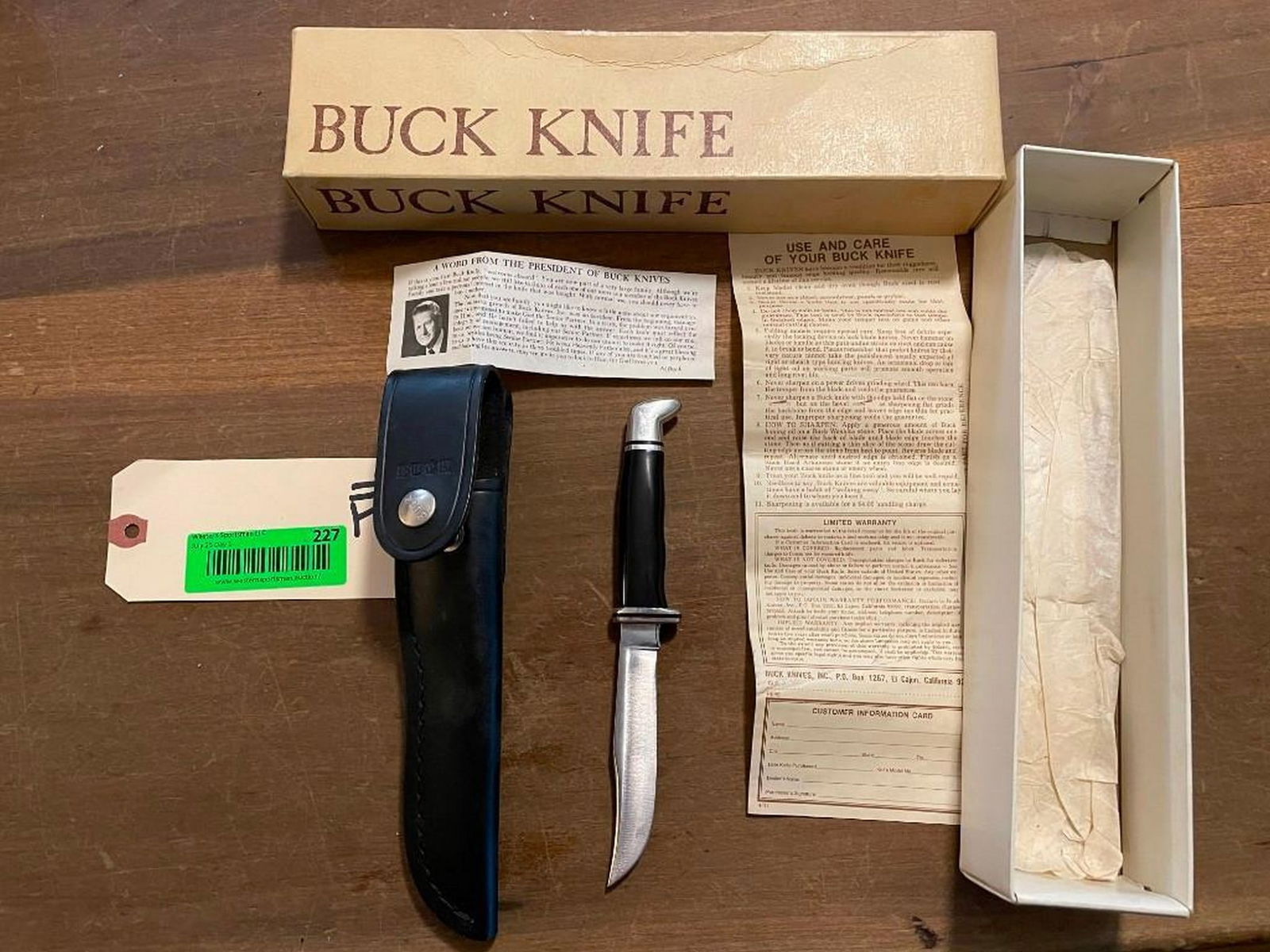 New in Box, BUCK Knife, " Woodsman" model # 102 - " Famous for holding an Edge" not taxidermy - hunt (1 of 3)
