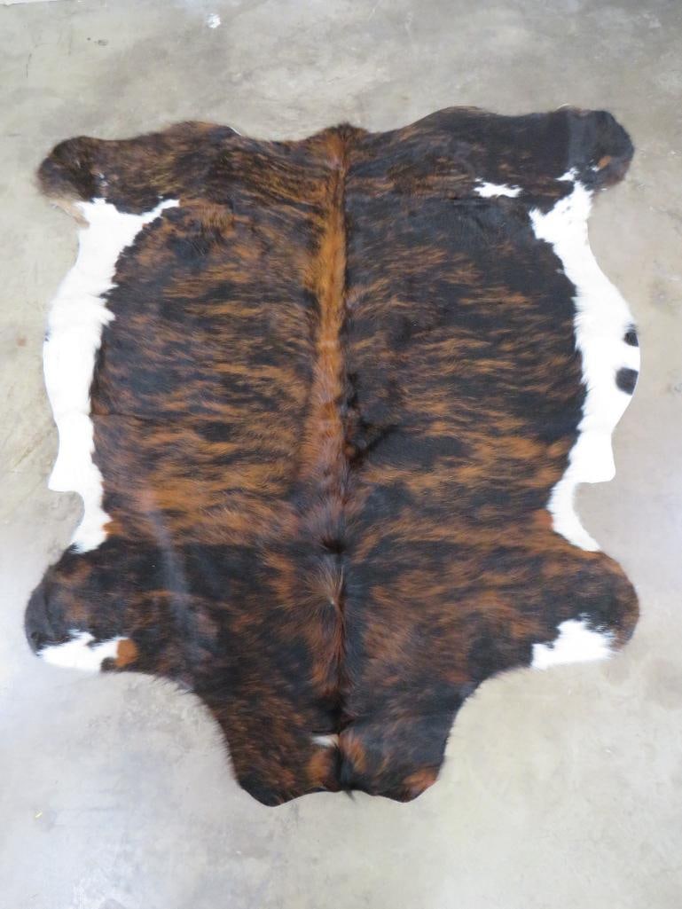 Brand New Beautiful Cowhide Rug TAXIDERMY (1 of 4)