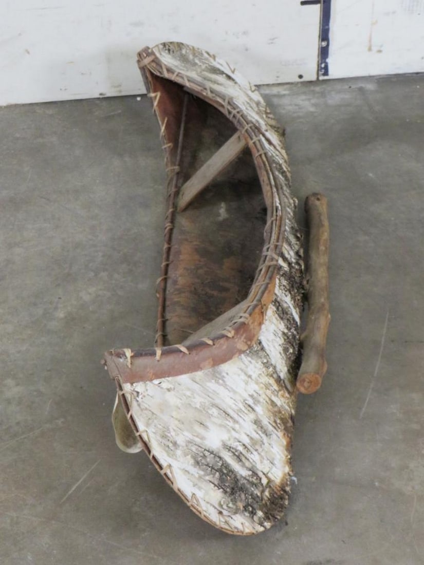 Miniature Canoe for TAXIDERMY (1 of 1)