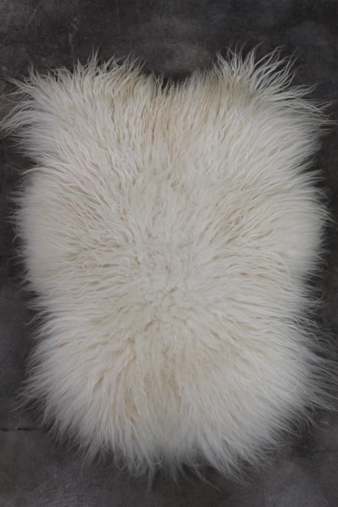 Very Nice Icelandic White Sheep Skin Rug w/Lots of Hair!! TAXIDERMY (1 of 3)