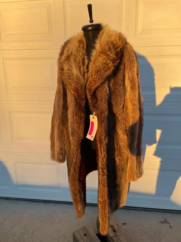 Beautiful natural RACCOON Fur Coat. Size Medium/Large (1 of 5)