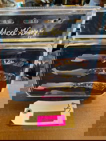 NEW "Old Stock" Uncle Henry Limited Edition Gift set. Includes 3 fixed blade Knives