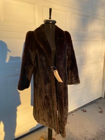 Beautiful, High Dollar BLACK MINK Fur Coat size Small/Medium