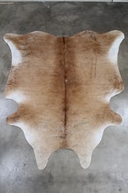 *BRAND NEW* XL Tan & White COWHIDE. 84"Lx80"W