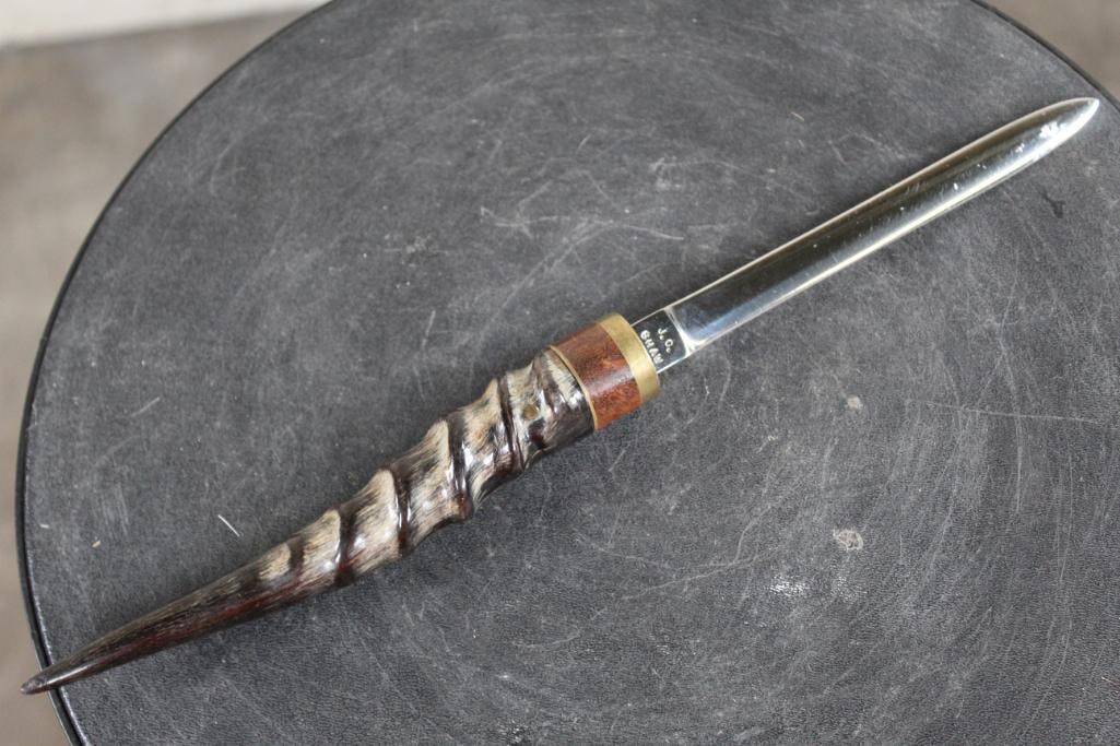 Nice J.C. Shaw LETTER OPENER with a Polished REEDBUCK DEER Horn Handle: This is a Very Nice Letter Opener with a Polished REEDBUCK Horn Handle. Stamped "J.C. Shaw". The blade measures 5 7/8" Long and the total length is 12 3/8" Long. DECORATIVE OFFICE COLLECTIBLES