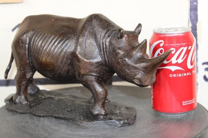 RHINOCEROS BRONZE Sculpture, Weight: 5 lbs 14 oz
