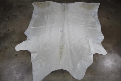 *Brand New* XL COWHIDE Rug