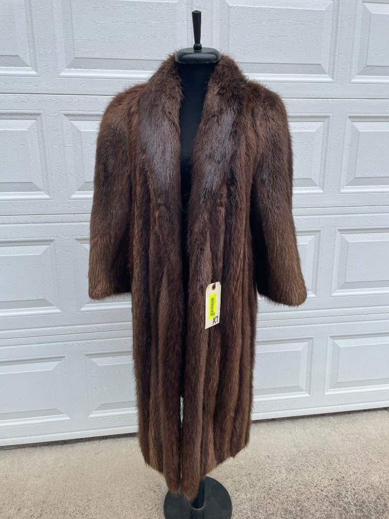 Gorgeous Natural BEAVER Fur Coat, Size Medium-Large (1 of 4)