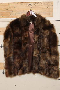 Beautiful Natural BEAVER Patchwork Fur Coat, Size Medium-Large: Beautiful Natural BEAVER Patchwork Fur Coat, Size Medium-Large. This Beaver Fur Coat measures 28" Long and 16" across the Shoulders. Both Sleeves measure 25" Long each. Beaver fur has longer guard hai