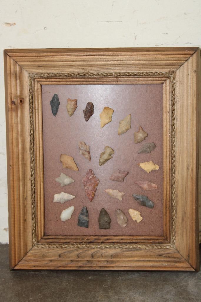 23 Pre-historic American Indian ARROWHEADS with Flint Arrow Points in a Wood Frame (1 of 4)