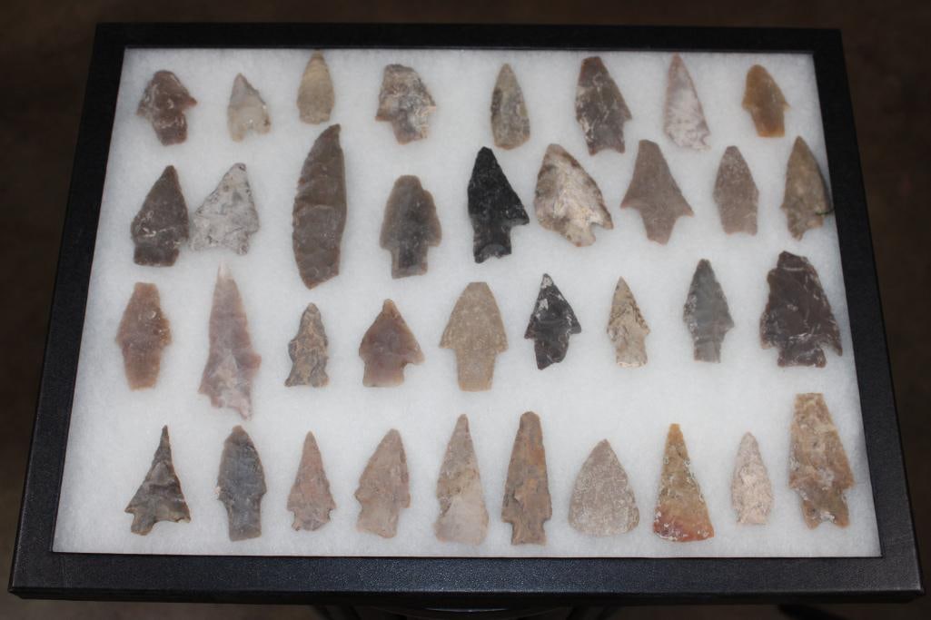 (36) Prehistoric South Texas Bandera Flint ARROWHEAD Surface Finds in a Display Case (ONE$) (1 of 6)