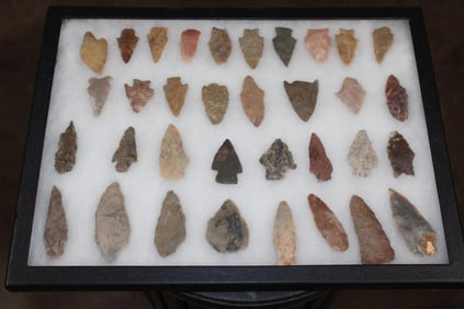 (34) Prehistoric Northeast Texas Flint Dart Point ARROWHEADS in a Display Case (ONE$)