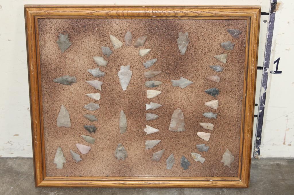 (49 Authentic Prehistoric South Texas Bandera Flint Arrowhead Spear Points in a Glass and Wood Frame (1 of 8)