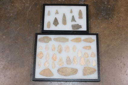 (38) Prehistoric Native American ARROWHEADS in 2 Cases (ONE$)