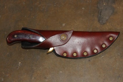 Vintage Buck 401 Kalinga Skinning KNIFE with a Leather Sheath