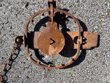 Antique Oneida Victor JUMP TRAP with Teeth, Reg. U.S. Pat. Off. 3, Made in the USA