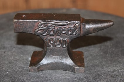 Reproduction "Ford 1920" Cast Iron Miniature ANVIL