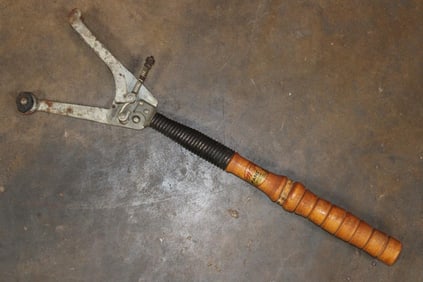 Original Western Cartridge Co. Handheld Clay Pigeon Thrower from the 1950s